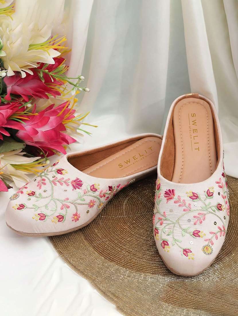 women embroidered flat mules