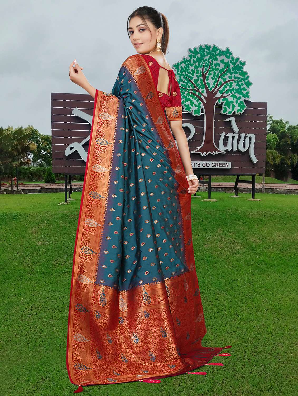 women self design kanjivaram saree with blouse - 22263446 -  Standard Image - 3