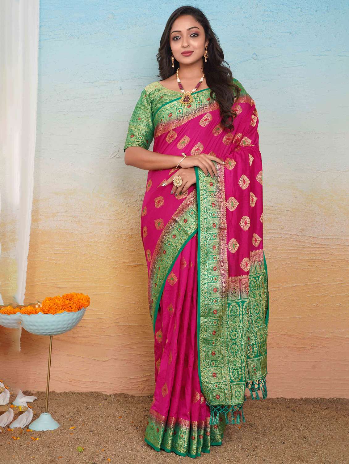 women self design banarasi saree with blouse