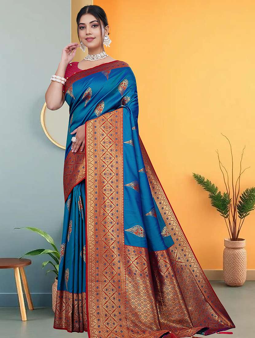 women self design banarasi saree with blouse