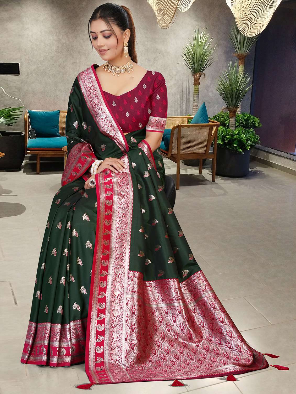 women self design kanjivaram saree with blouse