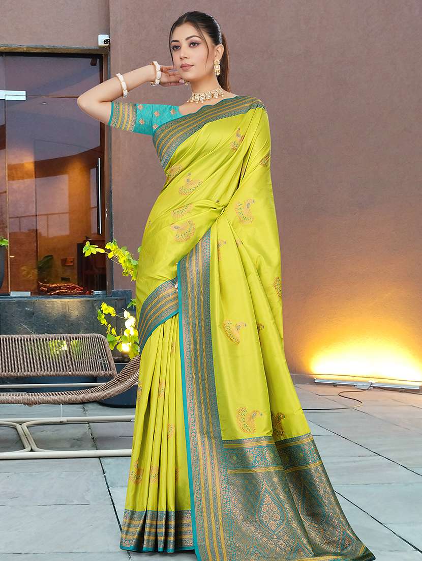 women self design kanjivaram saree with blouse