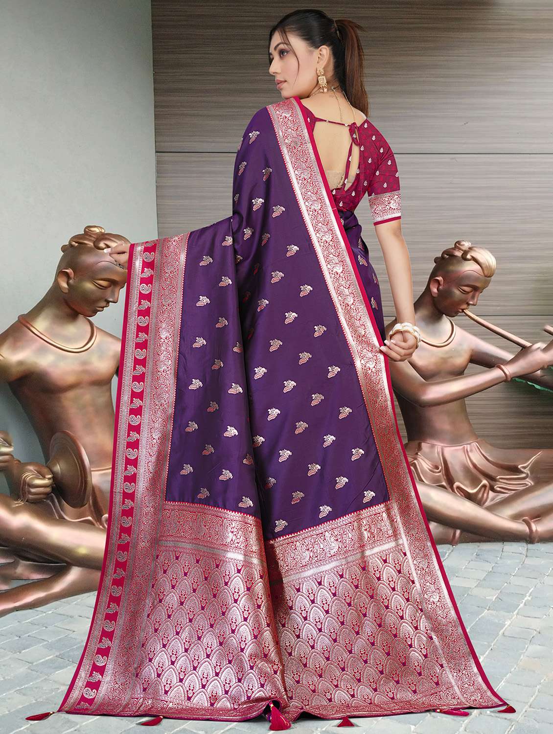 women self design banarasi saree with blouse - 22263459 -  Standard Image - 3