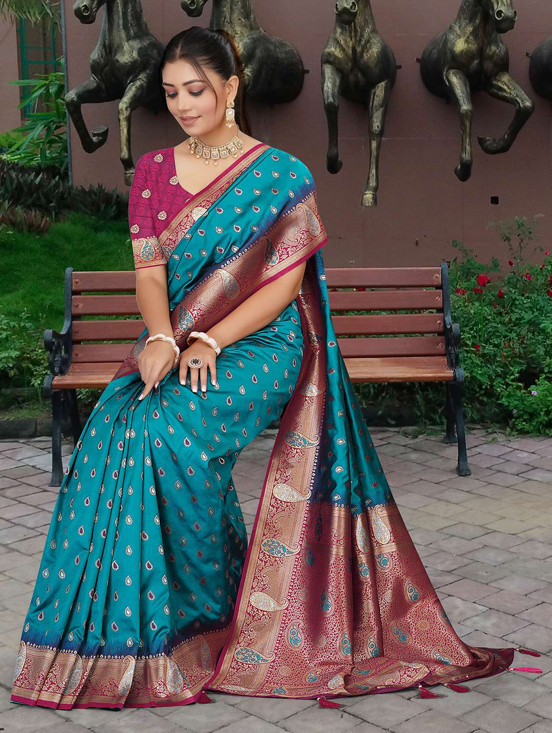 women self design banarasi saree with blouse
