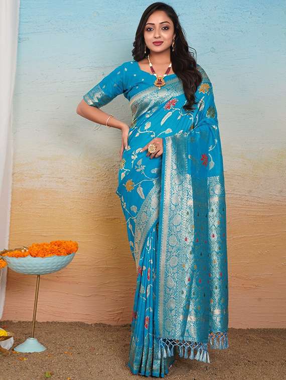 women self design kanjivaram saree with blouse