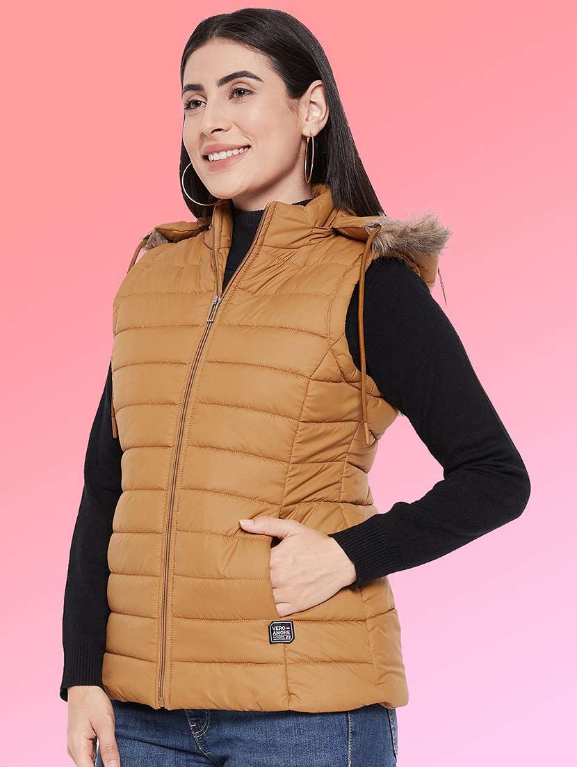 women solid sleeveless hooded quilted jacket