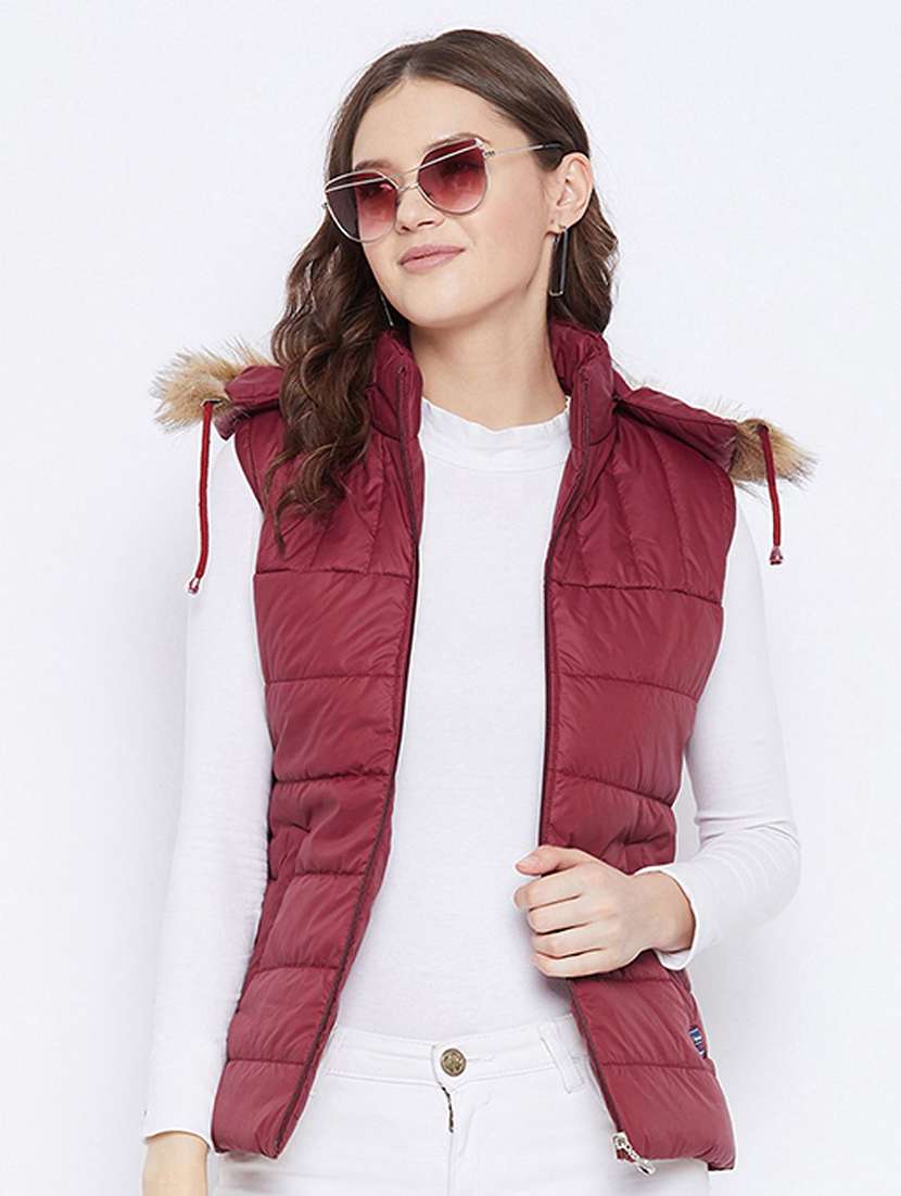women solid sleeveless hooded quilted jacket