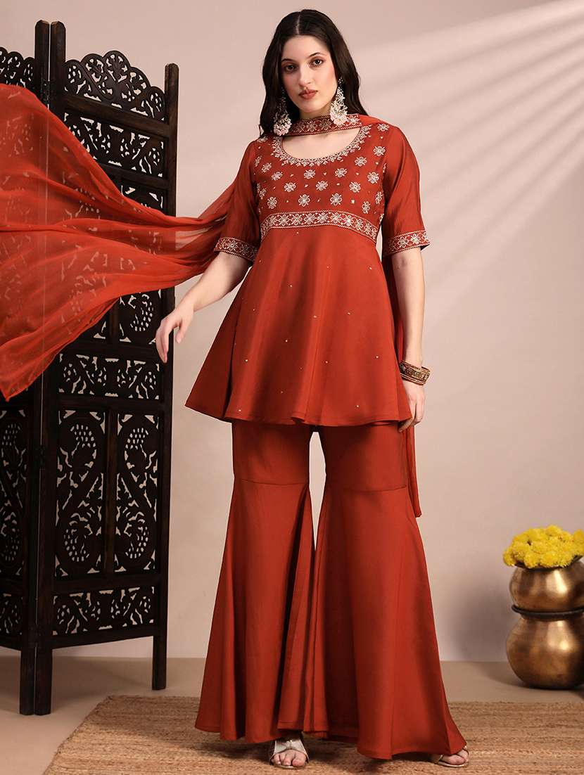 women solid with work short sleeve kurta sharara with dupatta set