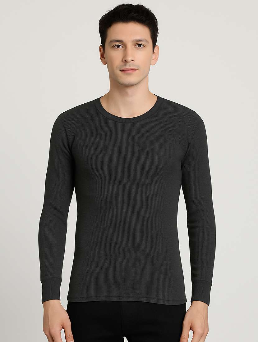 men solid full sleeve thermal top