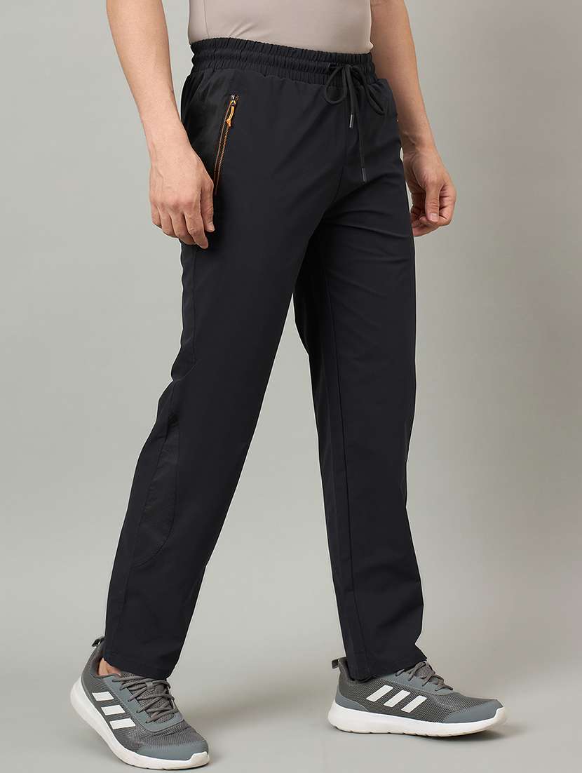 men solid mid rise regular fit track pant