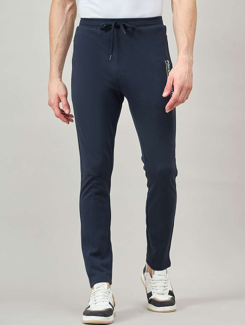men solid mid rise slim fit track pant