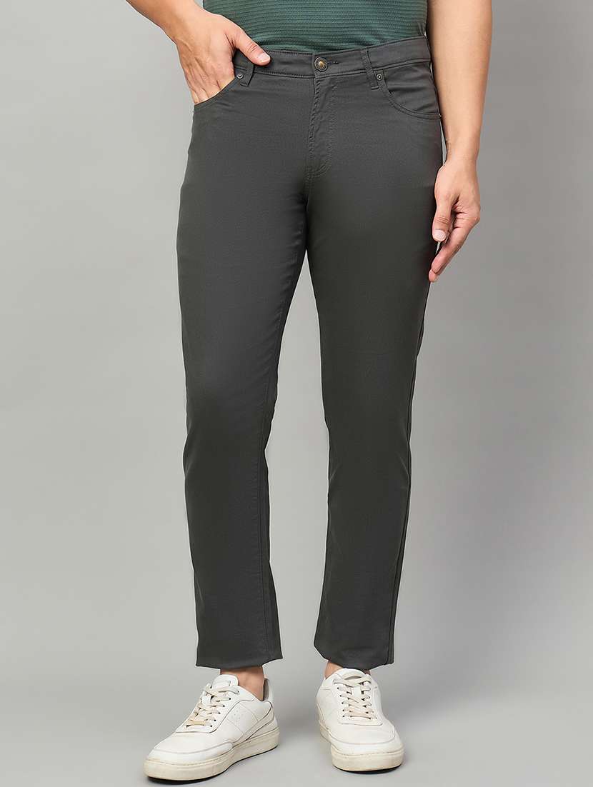 men solid mid rise chinos casual trouser