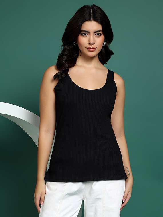 women black solid sleeveless camisole