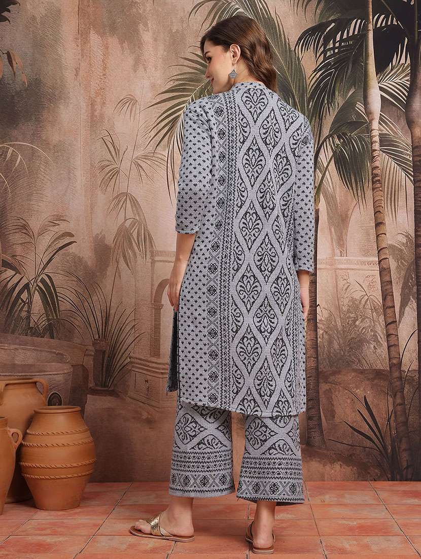 women self design long sleeve kurta pant set - 22265799 -  Standard Image - 3