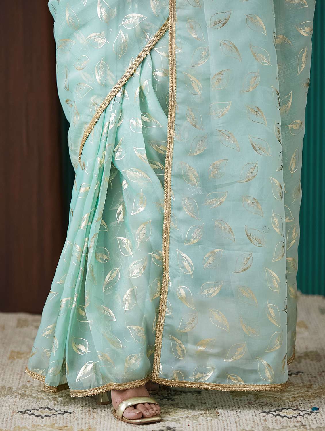 women foil printed saree with blouse - 22265908 -  Standard Image - 5