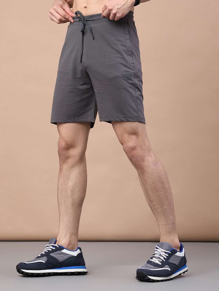 men solid mid rise regular fit shorts - 22266611 -  Standard Image - 3