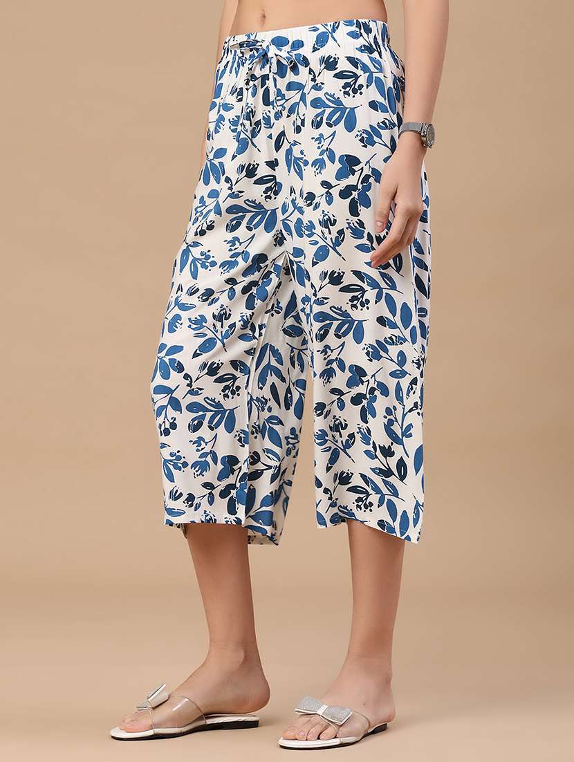 women printed mid rise regular fit capri - 22267526 -  Standard Image - 3