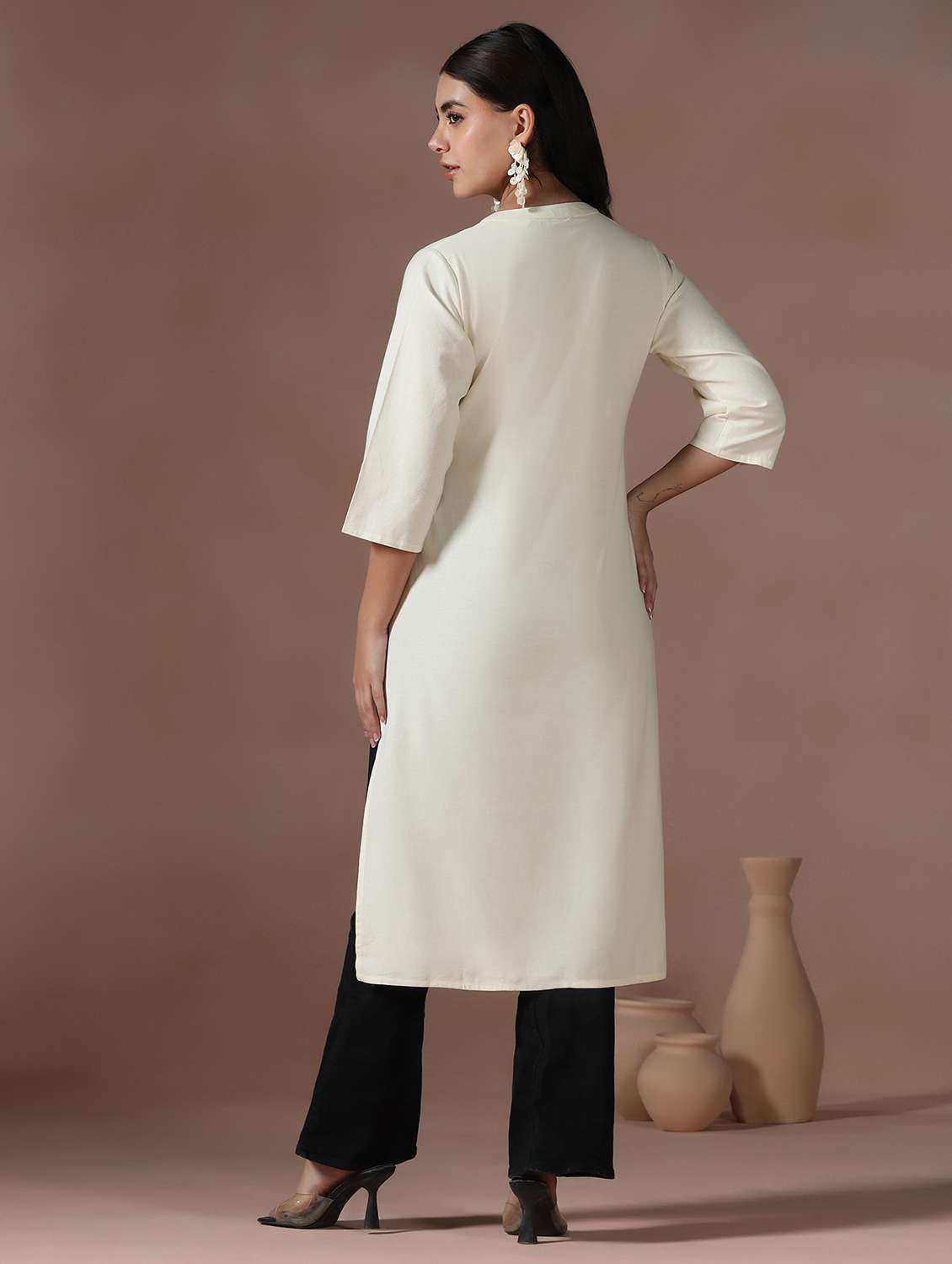 women solid three quarter sleeve straight kurta  - 22267747 -  Standard Image - 3