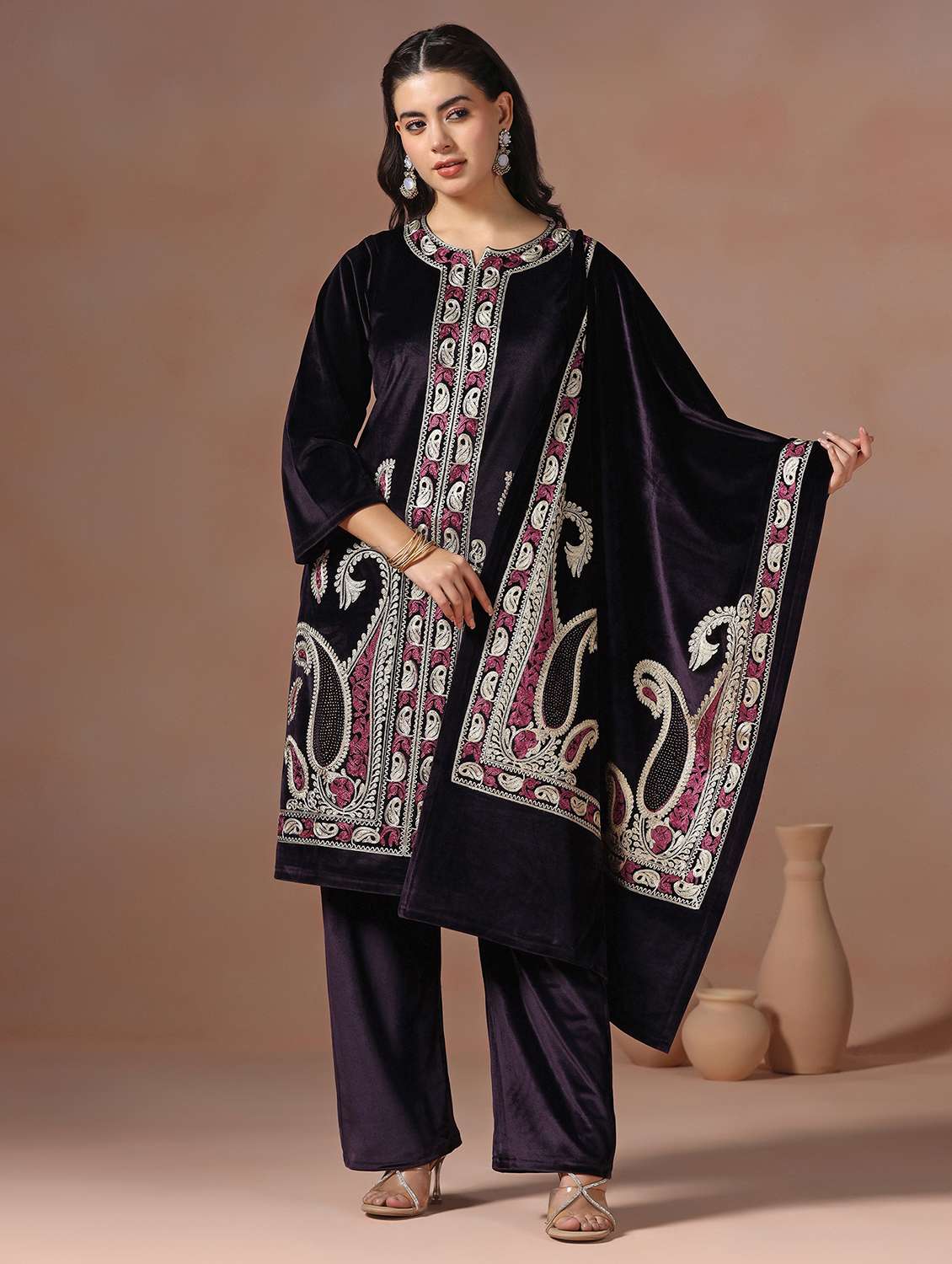 women solid with work long sleeve kurta pant with dupatta set