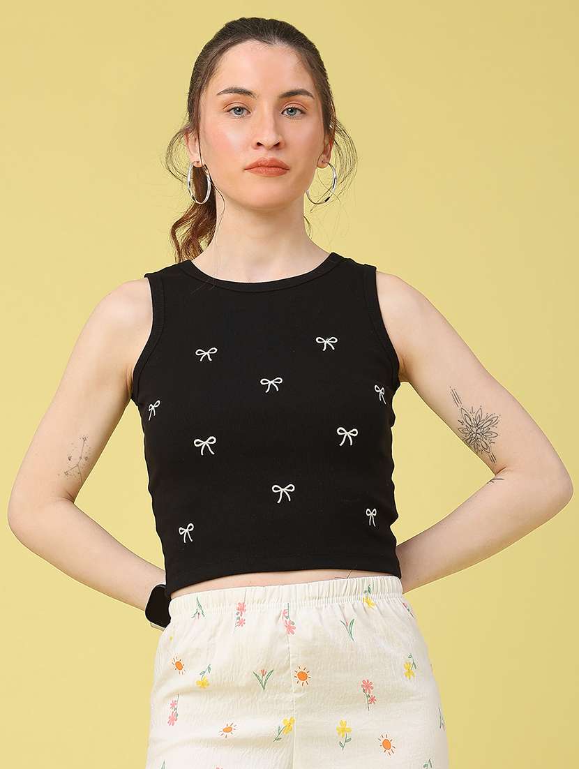 women embroidered sleeveless crop top