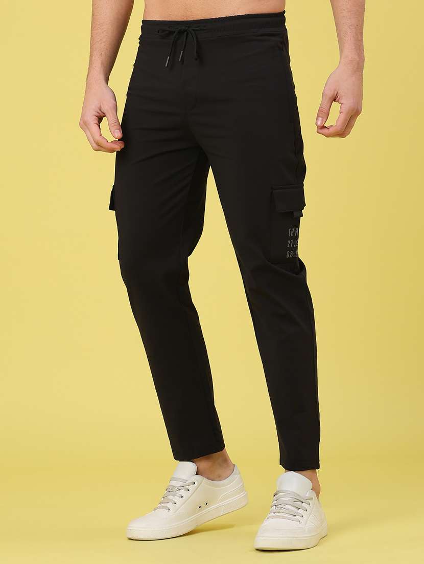 men solid mid rise regular fit cargo 