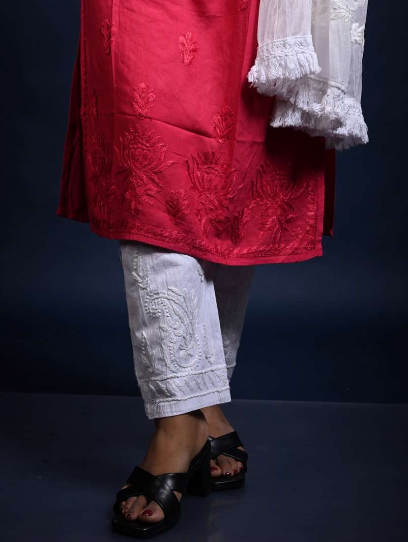 women three quarter sleeve straight chikankari kurta - 22268720 -  Standard Image - 3