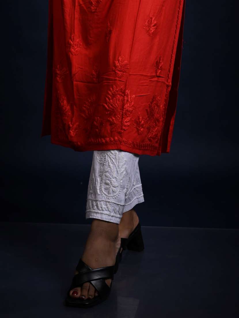 women three quarter sleeve straight chikankari kurta - 22268724 -  Standard Image - 3