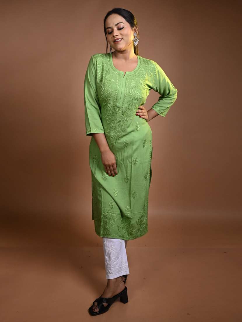 women solid with work three quarter sleeve kurta pant set