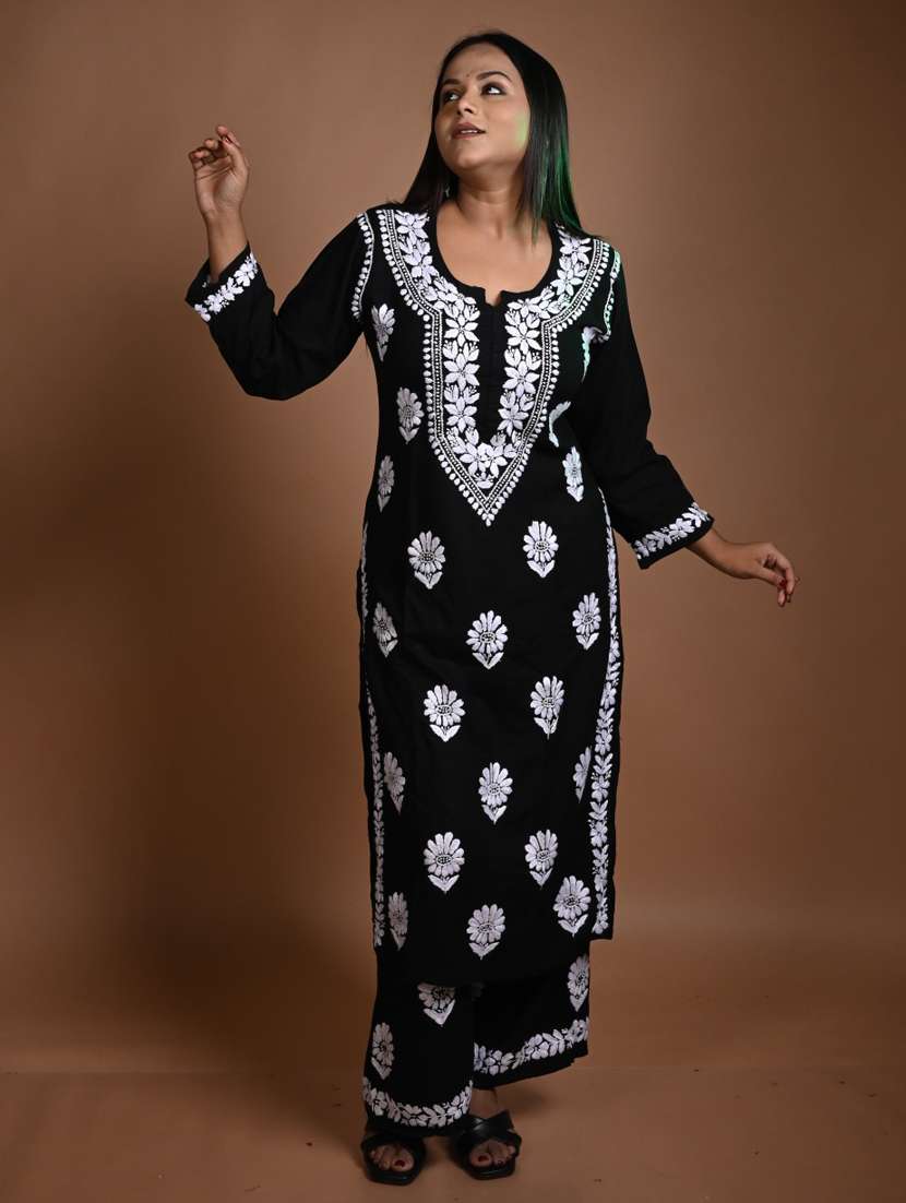 women solid with work notch neck kurta palazzo set