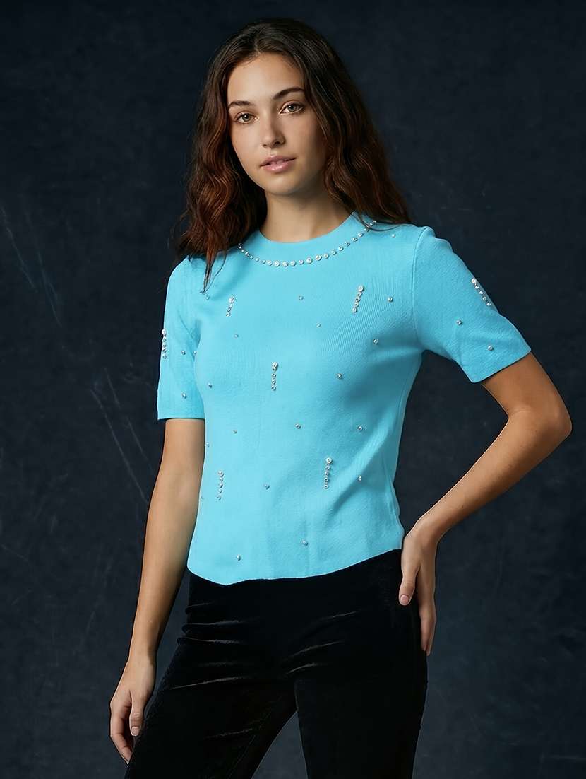 women embellsihed puff sleeve crop top