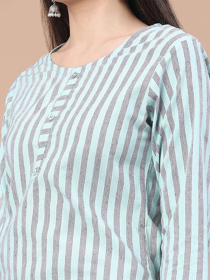 women striped three quarter sleeve straight kurta - 22270930 -  Standard Image - 5