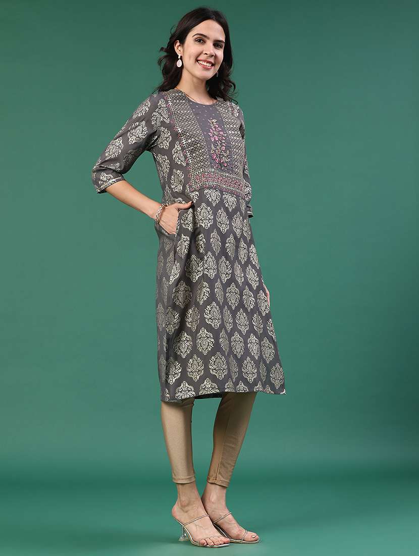 women solid with work three quarter sleeve kurta - 22271713 -  Standard Image - 3