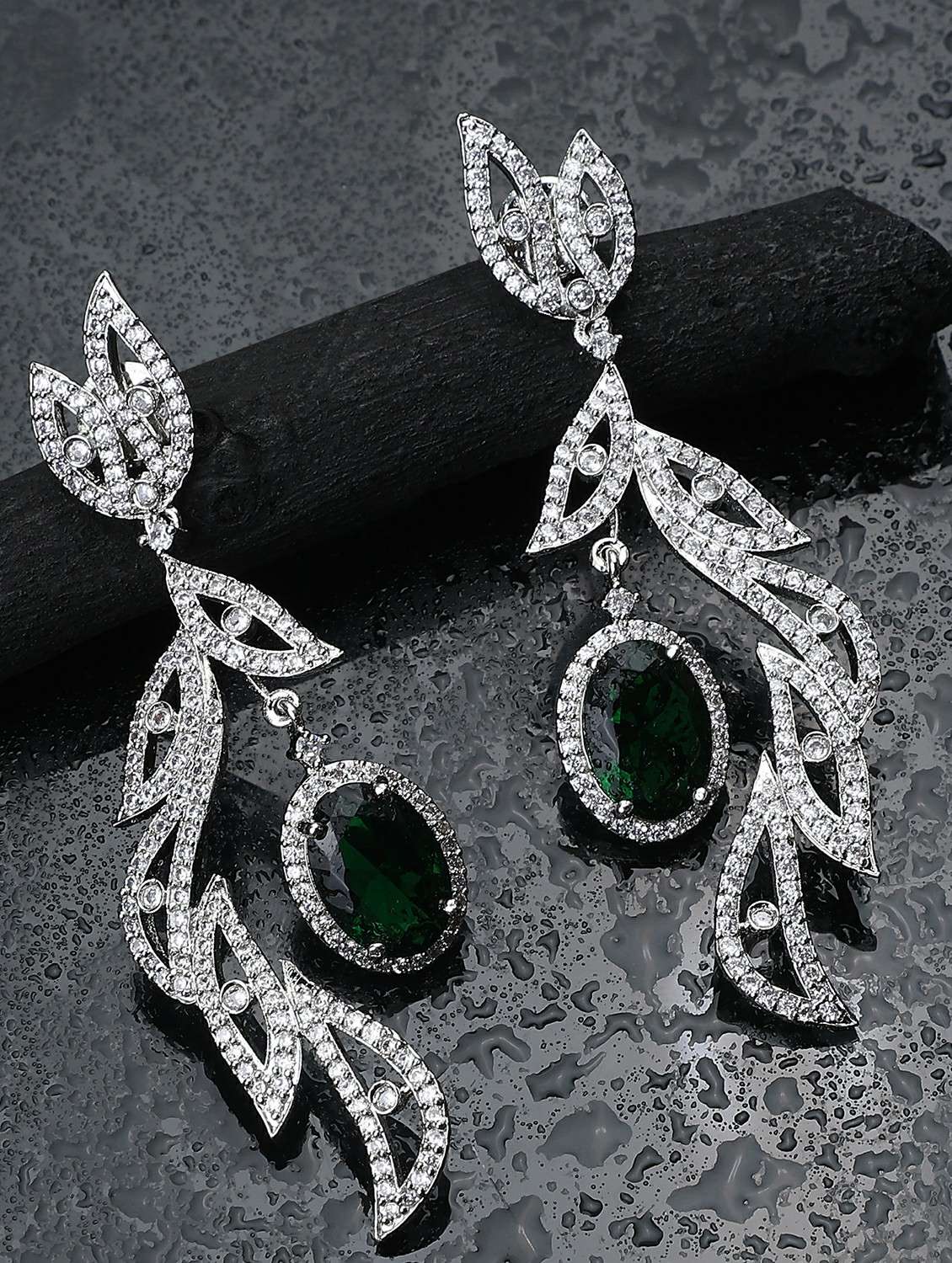 women  emerald dangle earrings