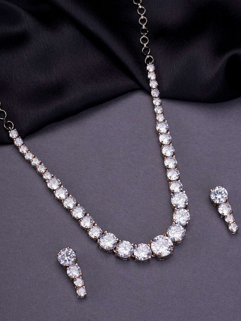 women stone studded necklace set