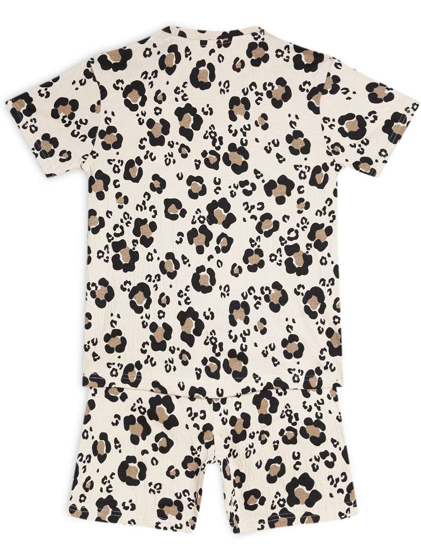 girls printed short sleeve t-shirt and short set - 22272191 -  Standard Image - 3