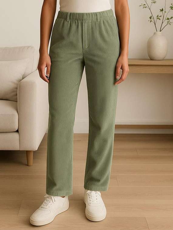 women solid mid rise straight trouser