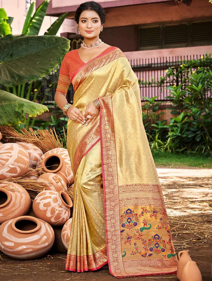 women self design kanjivaram saree with blouse