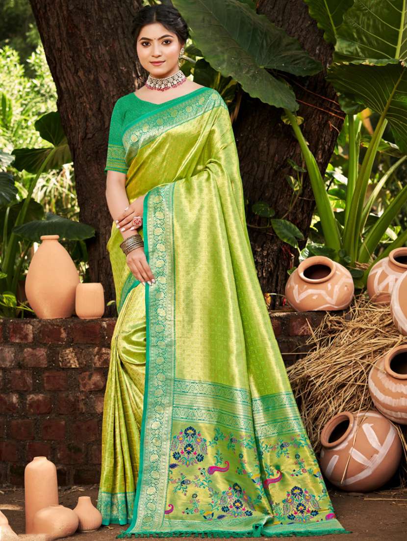women self design kanjivaram saree with blouse