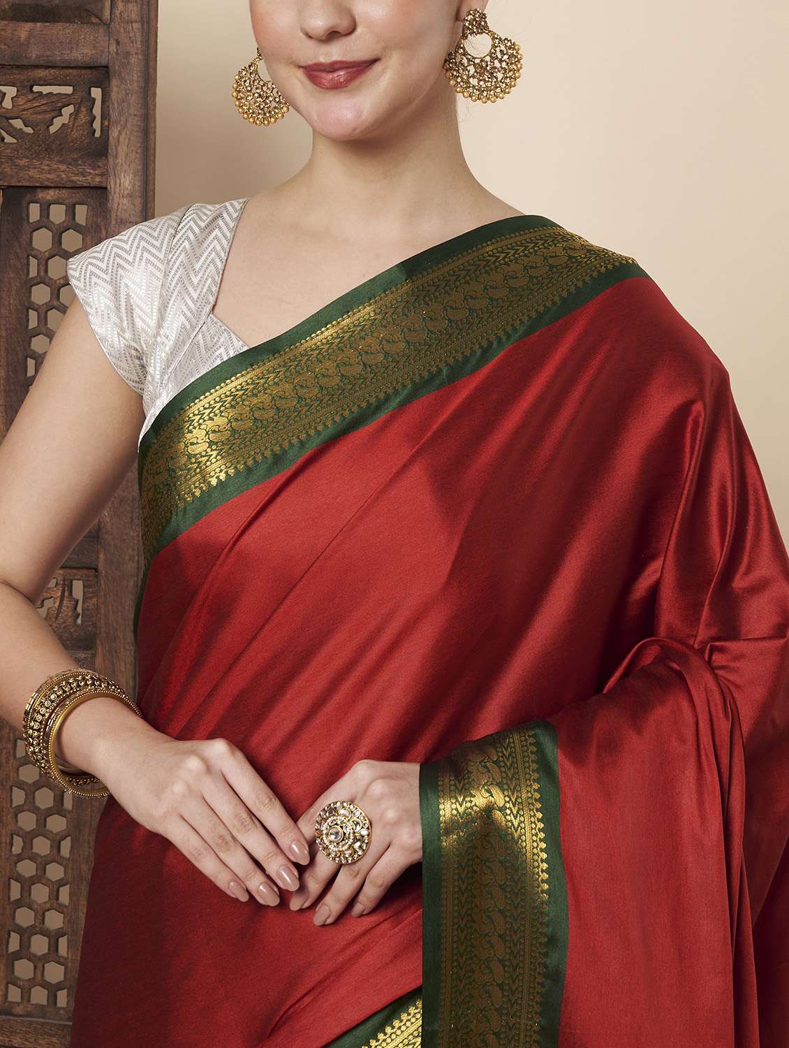 women solid with bordered saree with blouse - 22272742 -  Standard Image - 5
