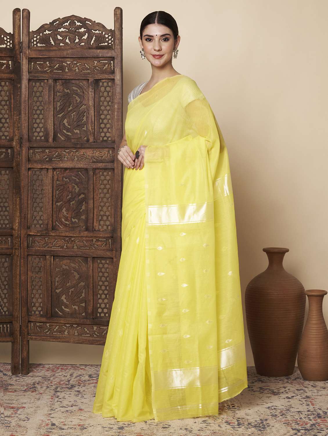 women self design handloom saree with blouse - 22272748 -  Standard Image - 3