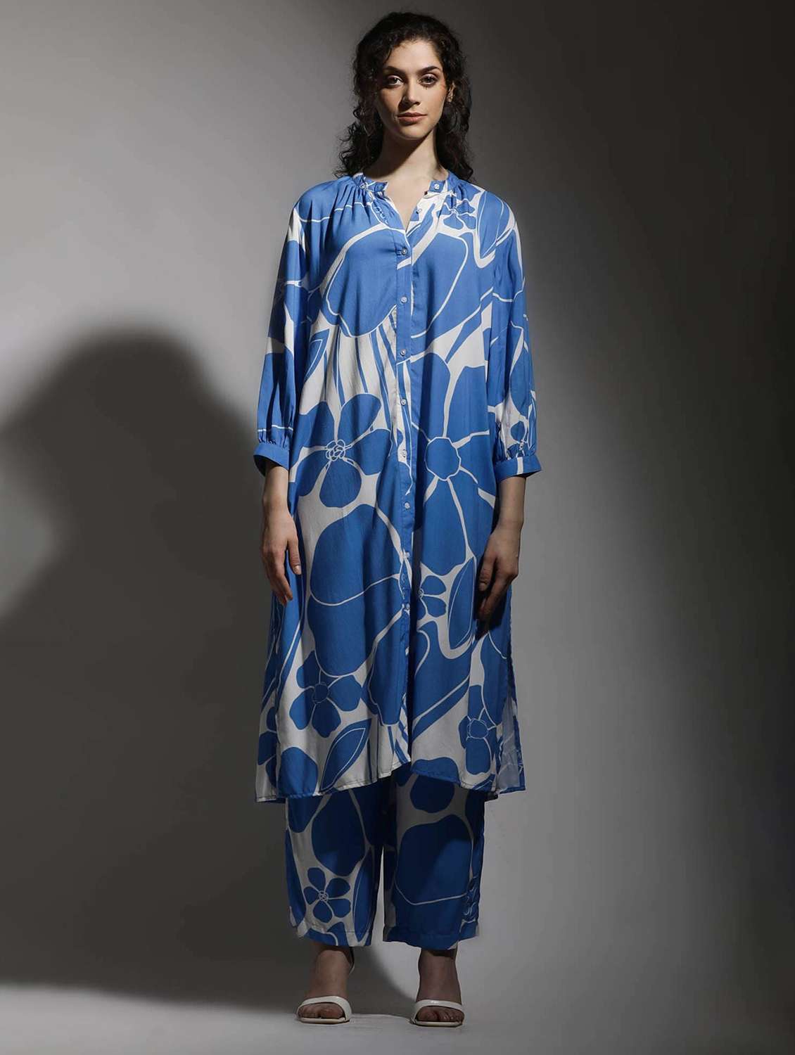 women floral three quarter sleeve kurta pant set - 22273587 -  Standard Image - 3