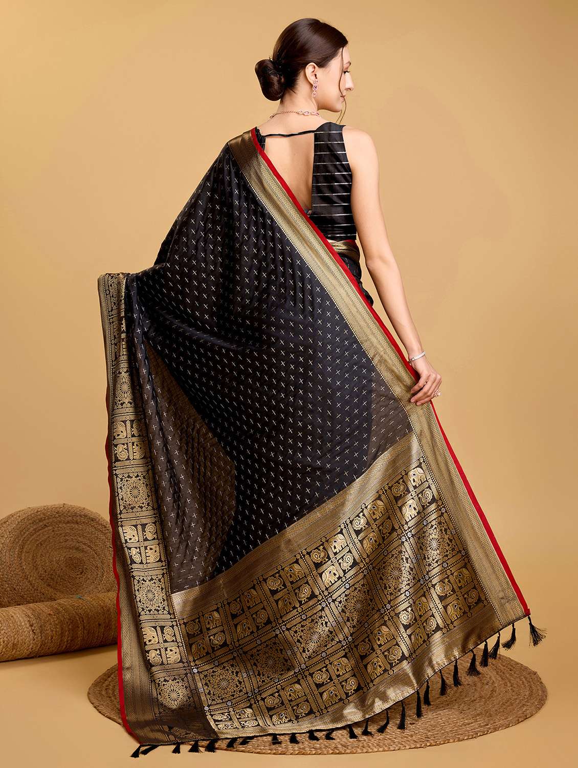 women self design banarasi saree with blouse - 22274023 -  Standard Image - 3