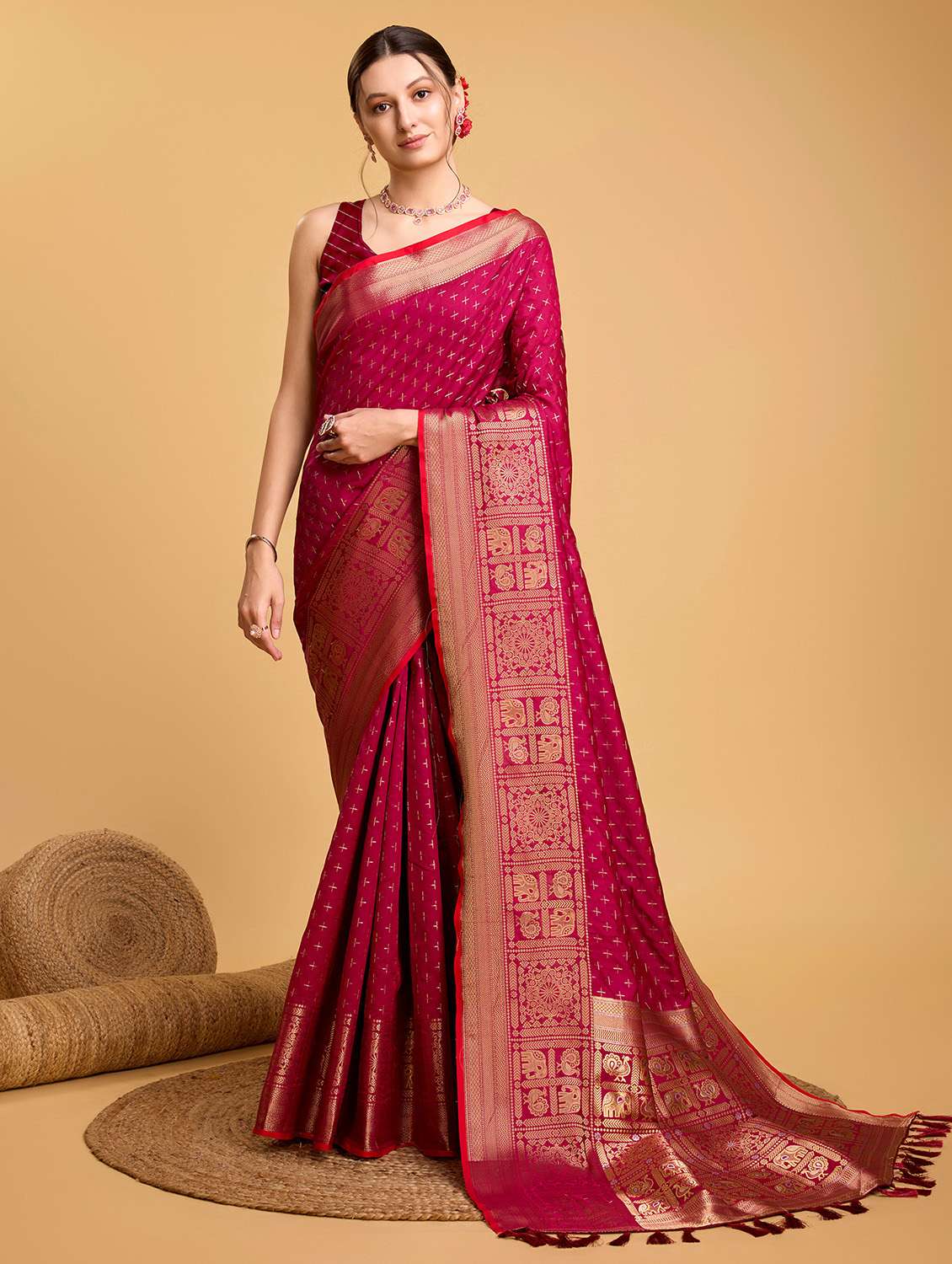 women self design banarasi saree with blouse