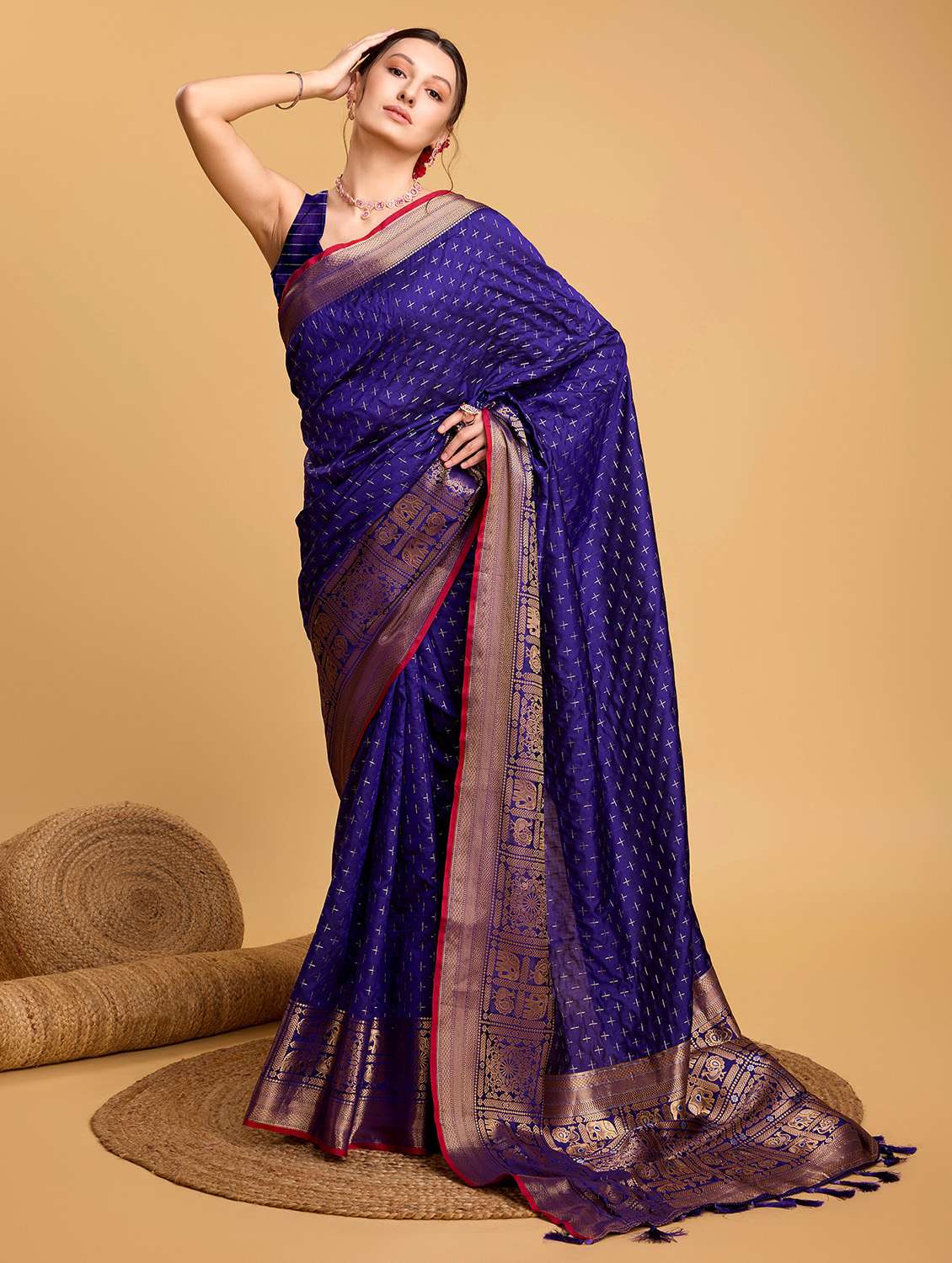 women self design banarasi saree with blouse - 22274029 -  Standard Image - 3