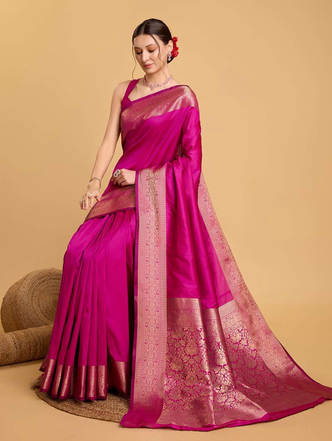 women solid with bordered saree with blouse - 22274032 -  Standard Image - 3