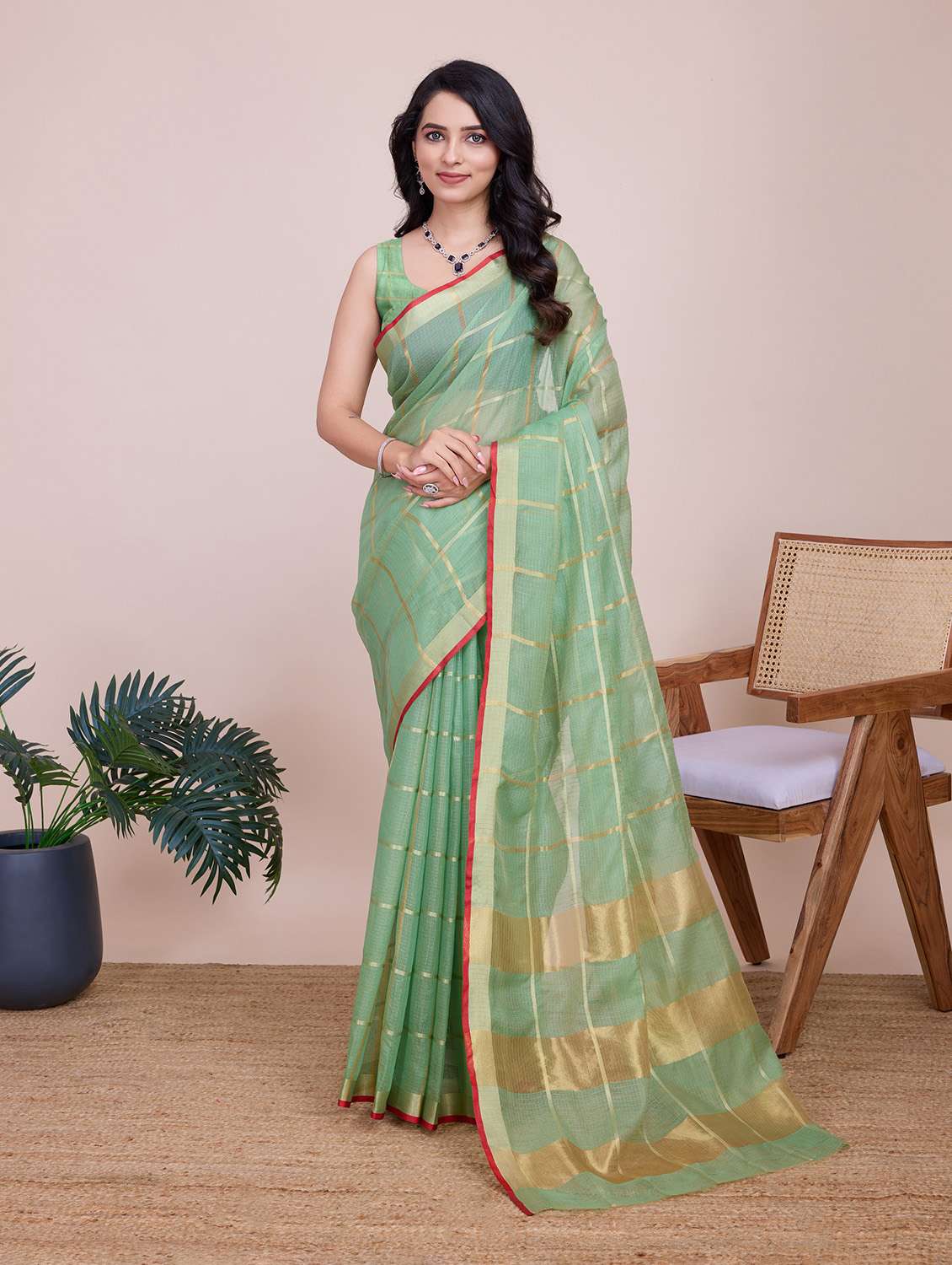 women checkered bordered saree with blouse - 22274040 -  Standard Image - 3