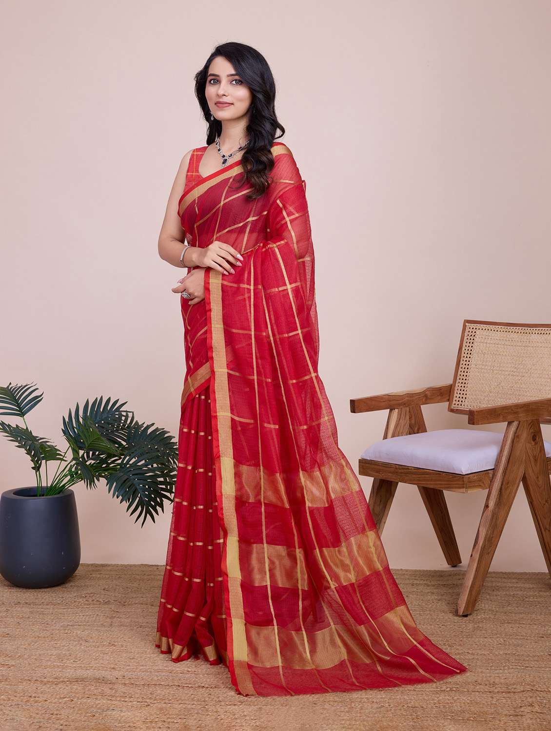 women checkered bordered saree with blouse - 22274041 -  Standard Image - 3