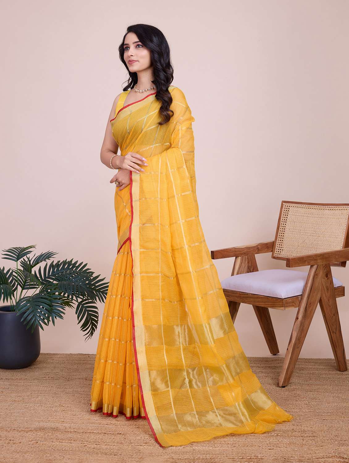 women checkered bordered saree with blouse - 22274042 -  Standard Image - 3