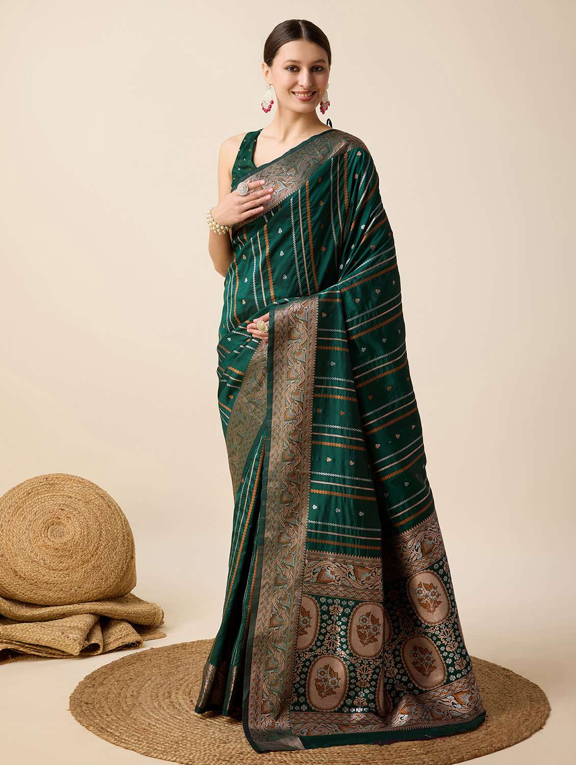 women self design banarasi saree with blouse