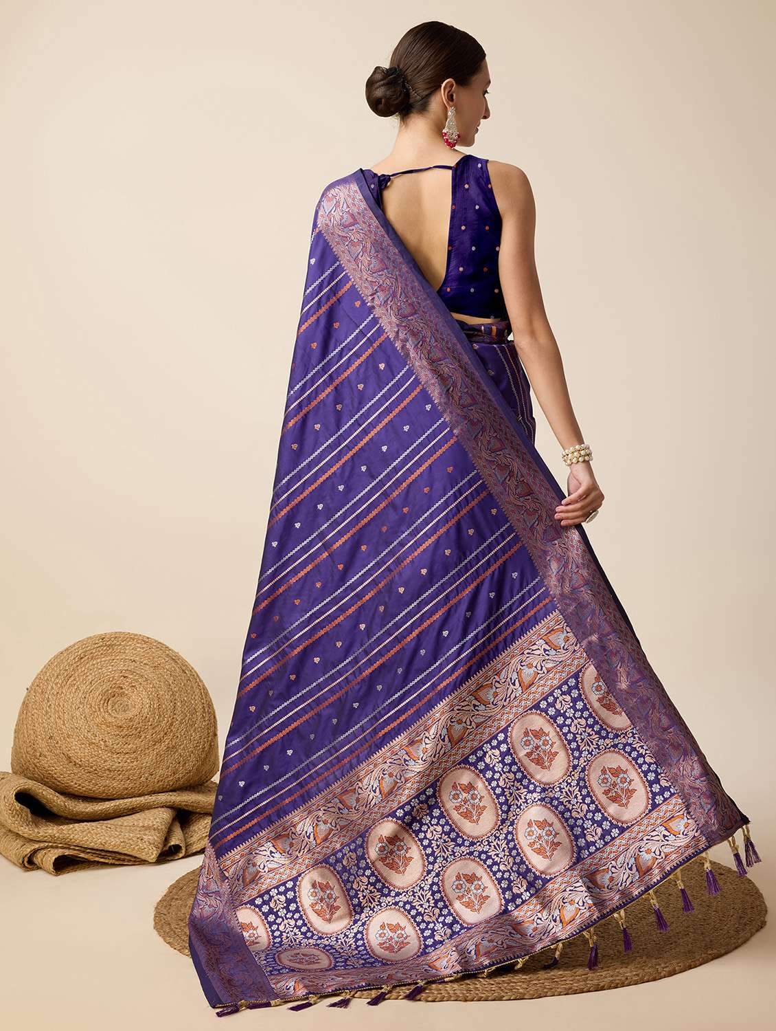 women self design banarasi saree with blouse - 22274055 -  Standard Image - 3